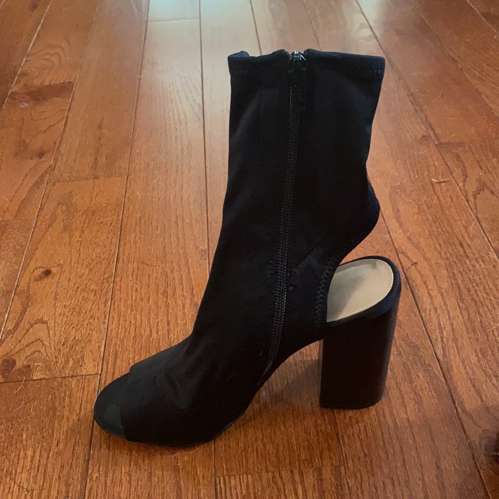 Open Toe Booties. - image 2